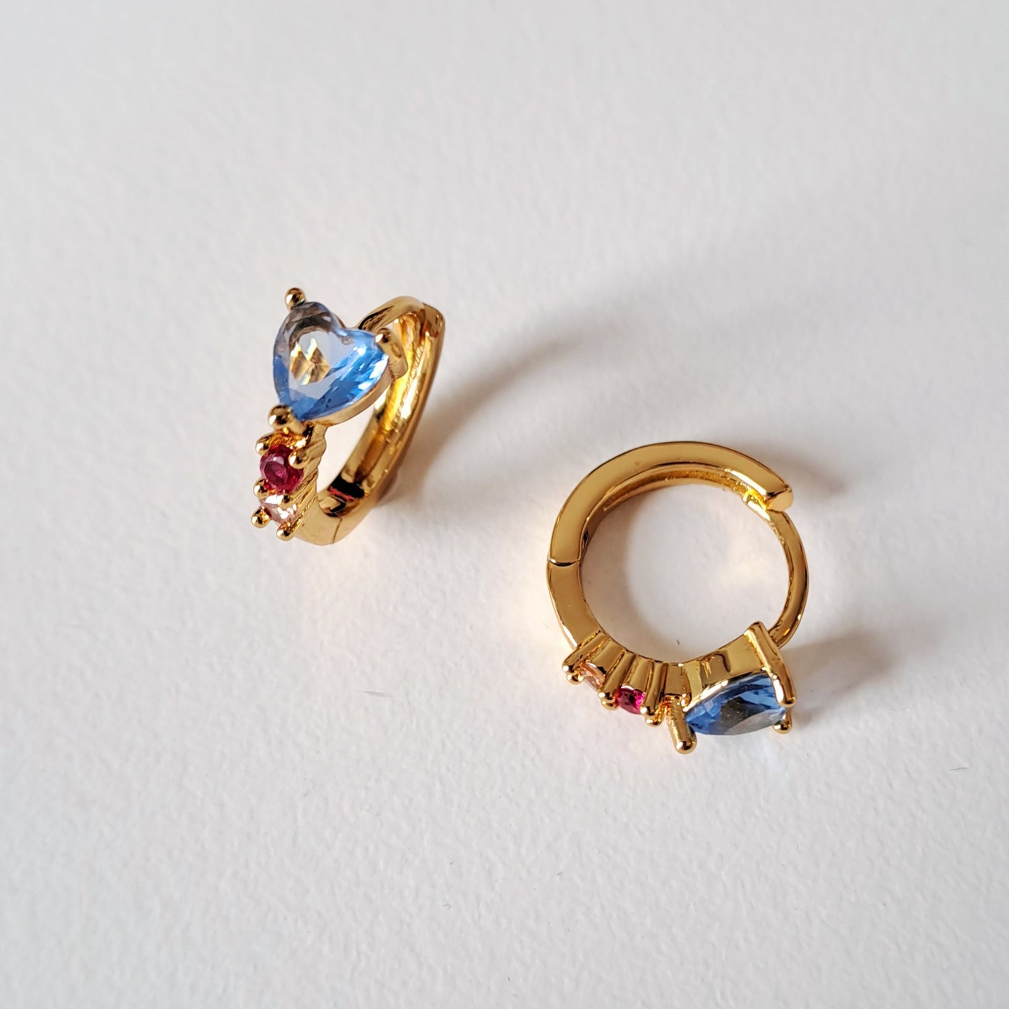 18K gold-plated copper earrings set with blue tanzanite sapphires