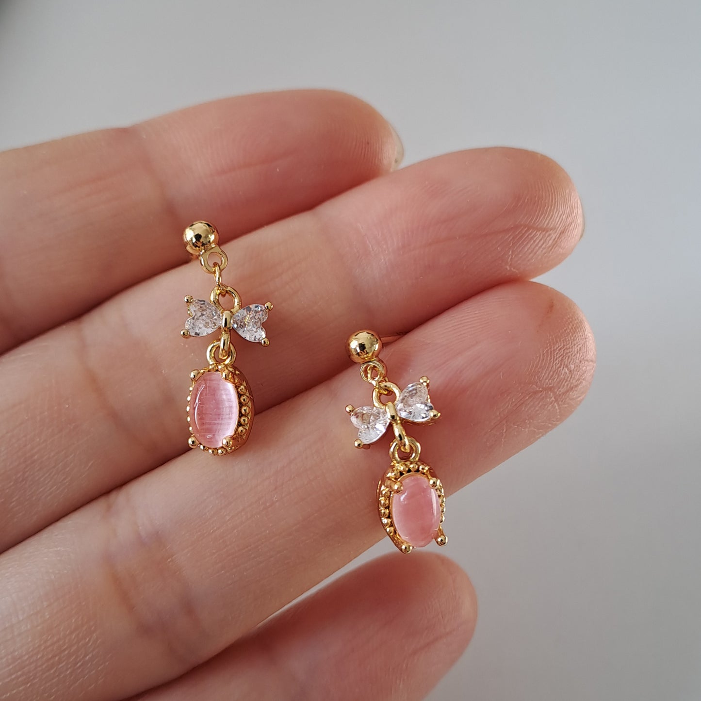 Gold-Plated earring mit pink cat eye stone