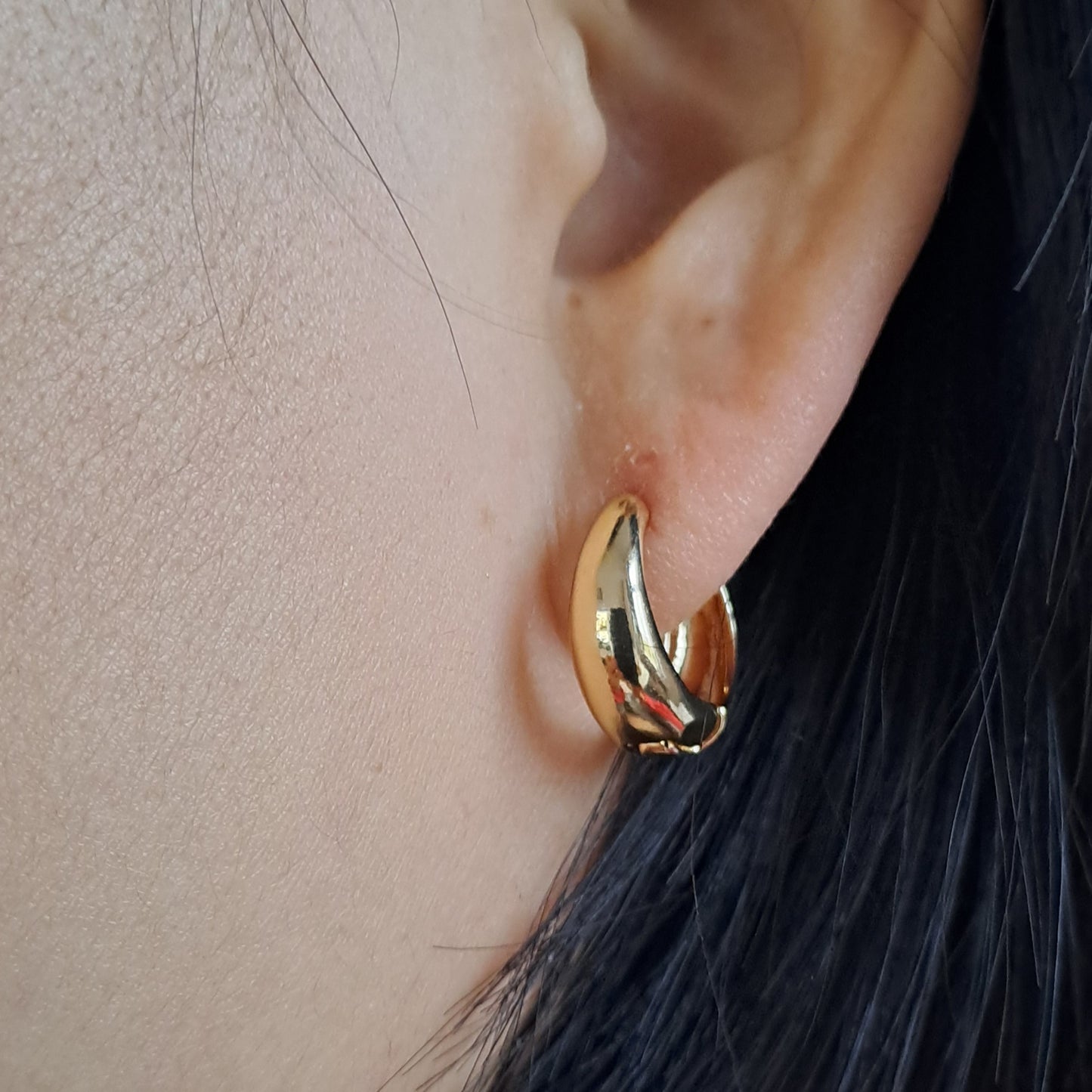 Chic Gold Hoop Earrings – Simple, Stylish & Cool for Women, diameter 16mm