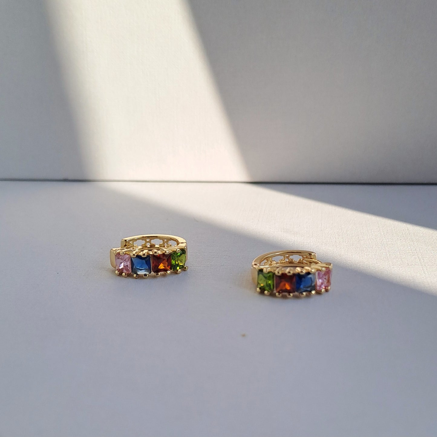18K gold-plated copper earrings with colorful zircon stones, diameter: 16 mm
