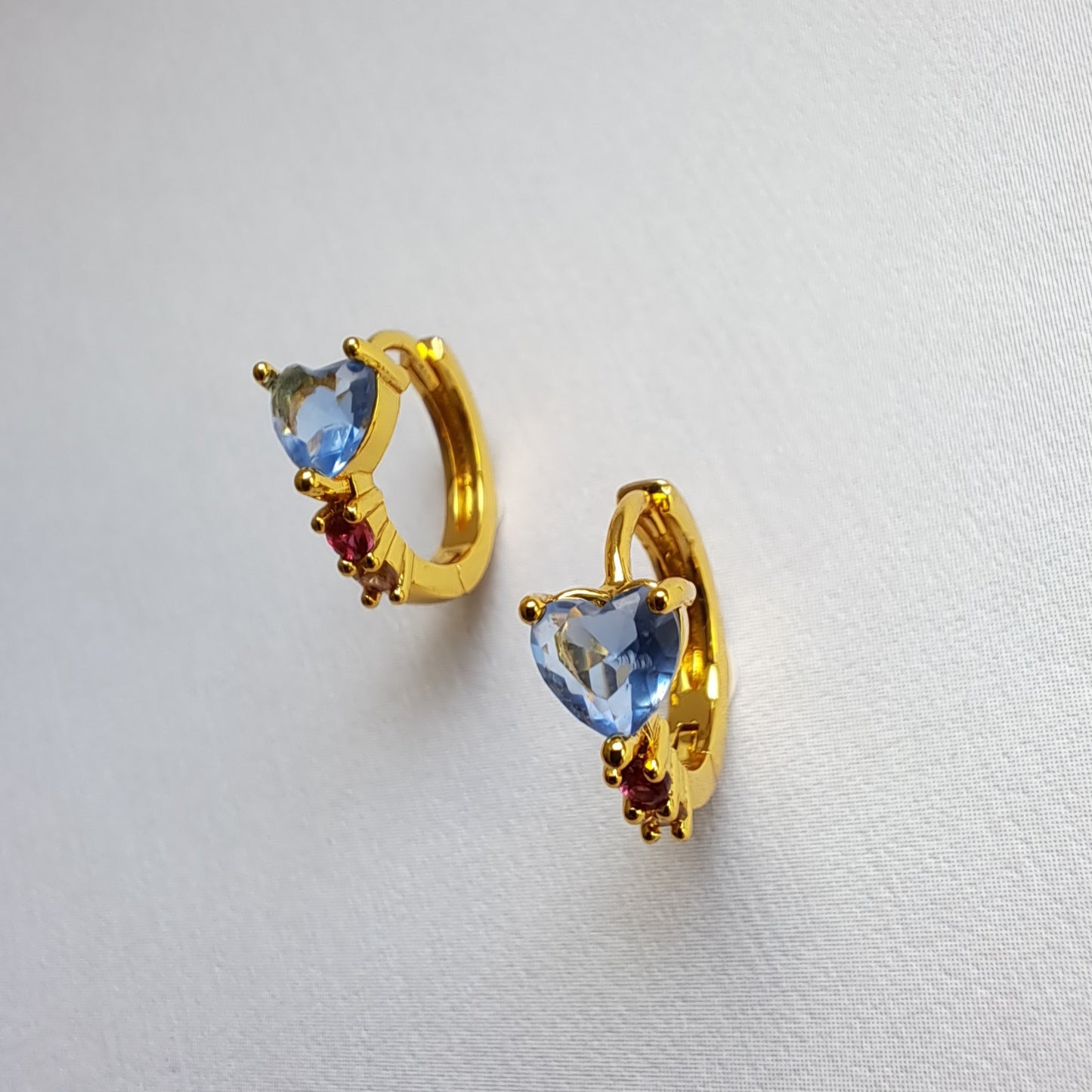 18K gold-plated copper earrings set with blue tanzanite sapphires