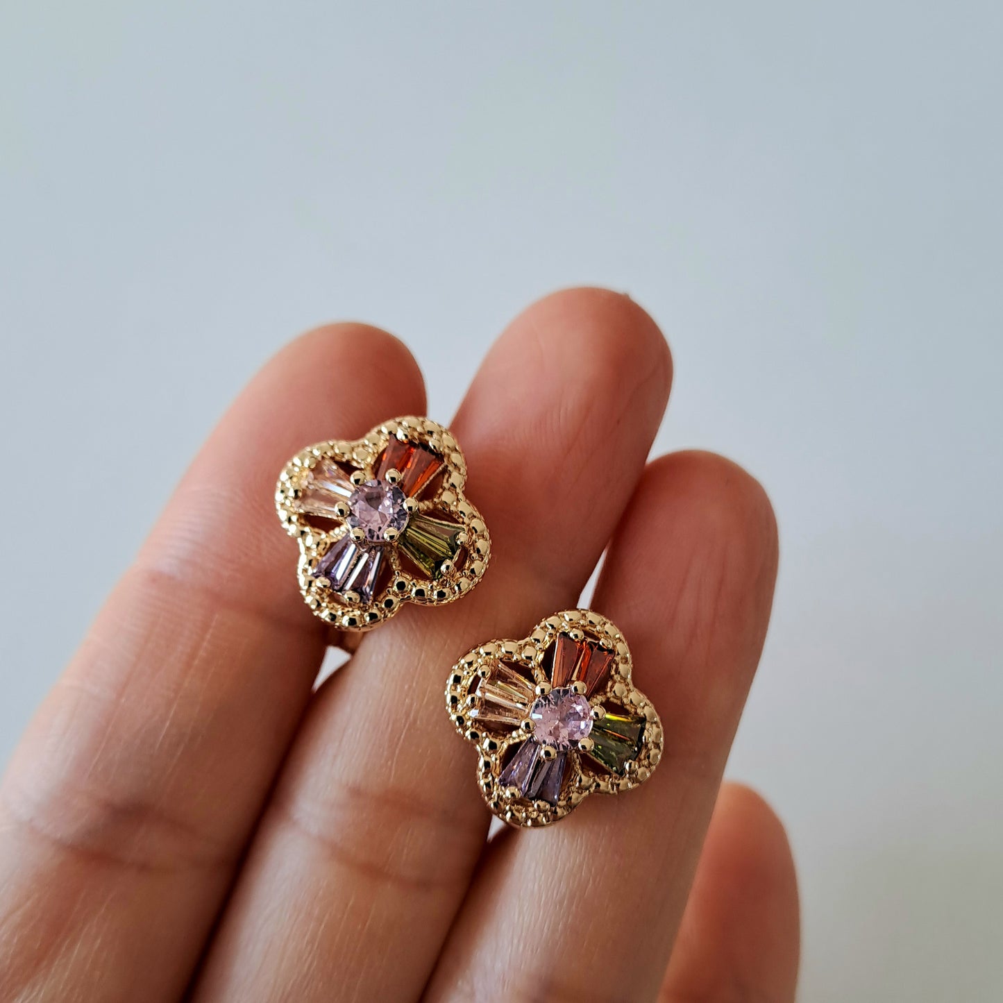 Vintage Gold-Plated Earring,flower earring embedded with colourful zircons