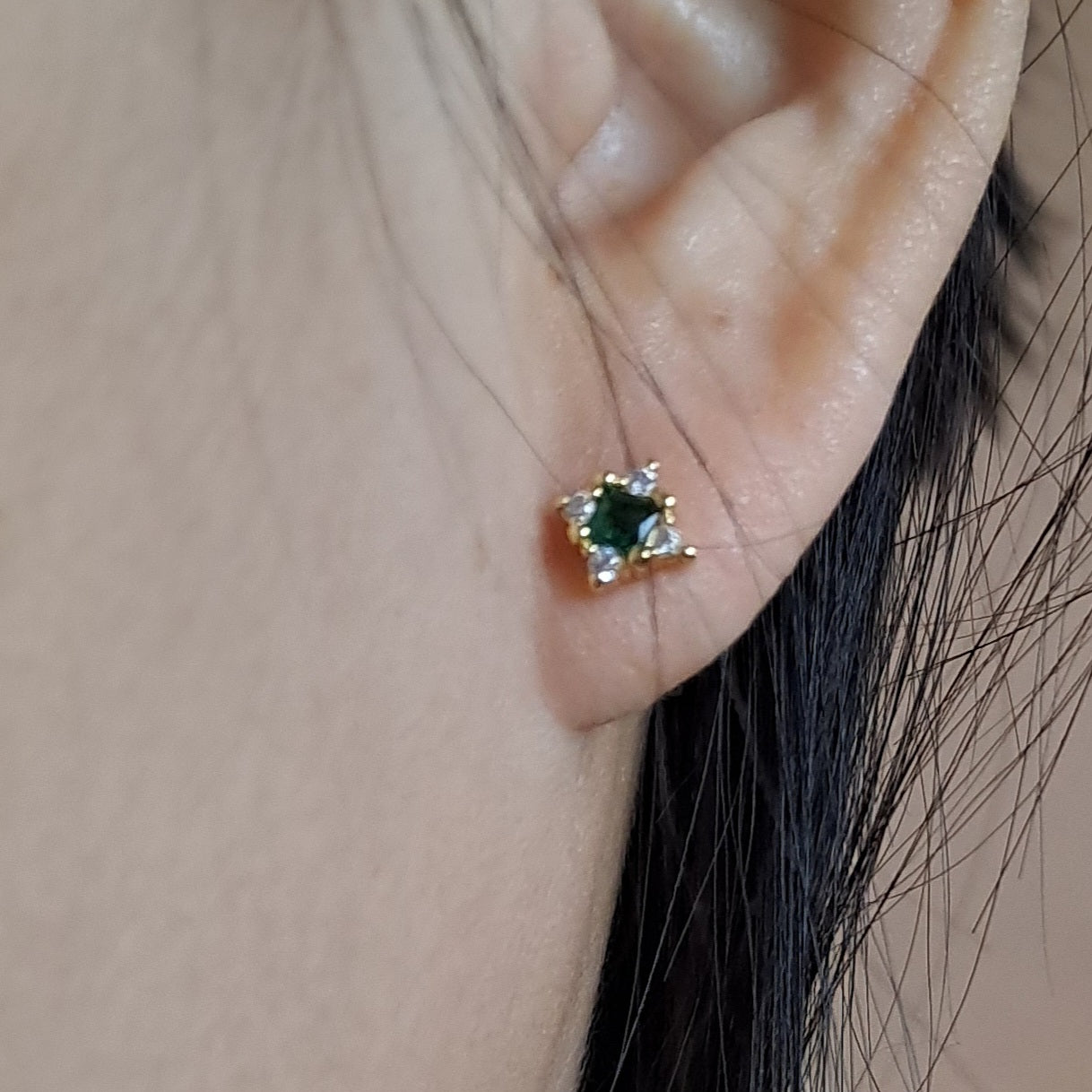 Gold-Plated Earrings with Green zircons