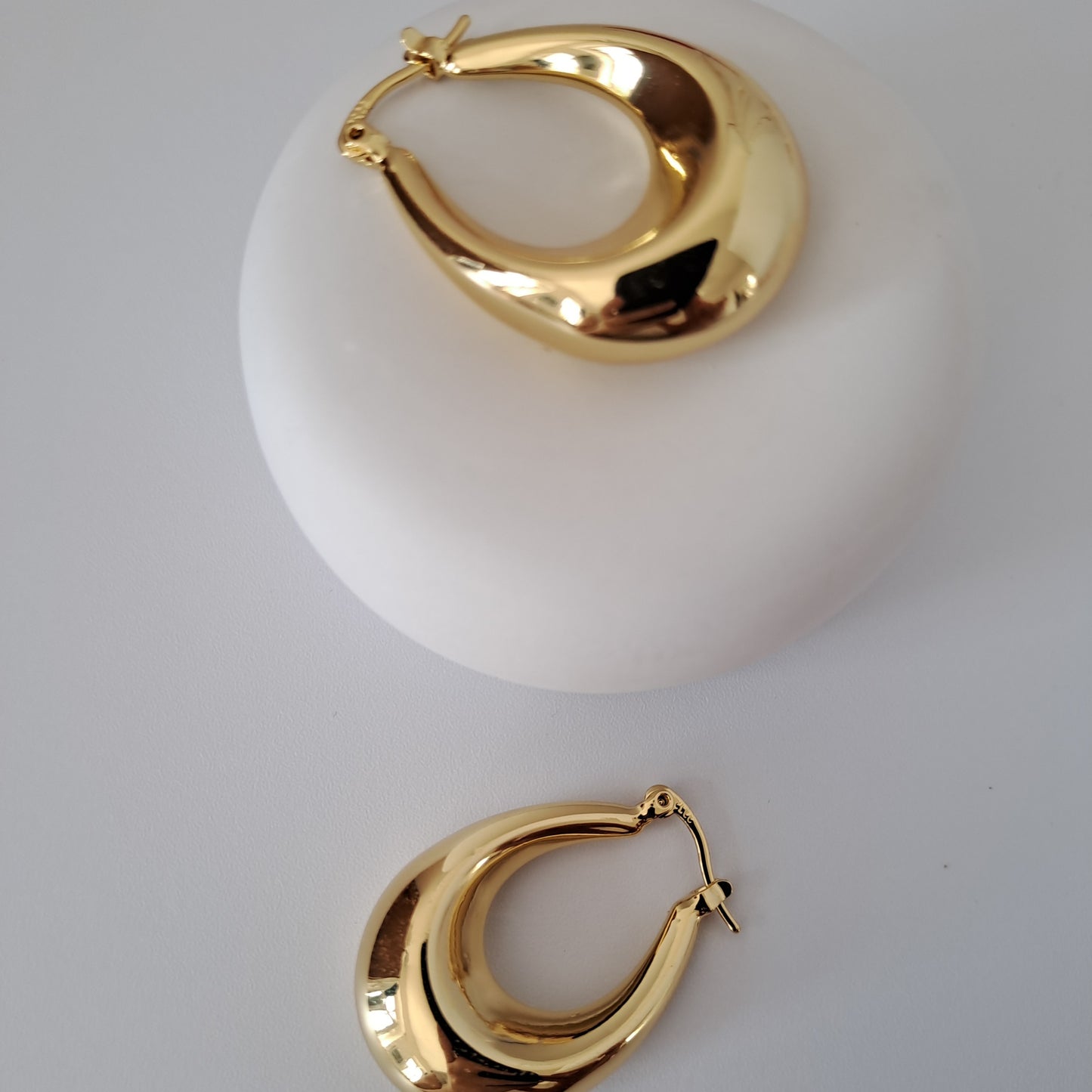18K Gold-Plated Copper Geometric Earrings ·hollow design
