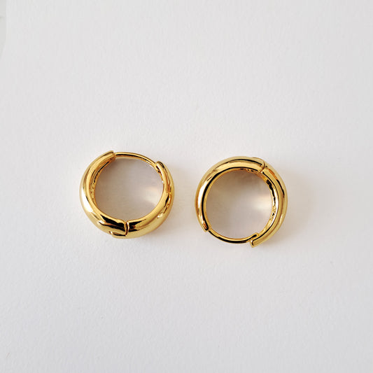 Chic Gold Hoop Earrings – Simple, Stylish & Cool for Women, diameter 20mm