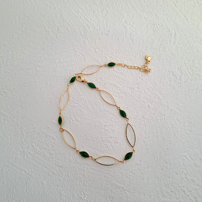 Vintage gold-plated copper anklet with green glass stones