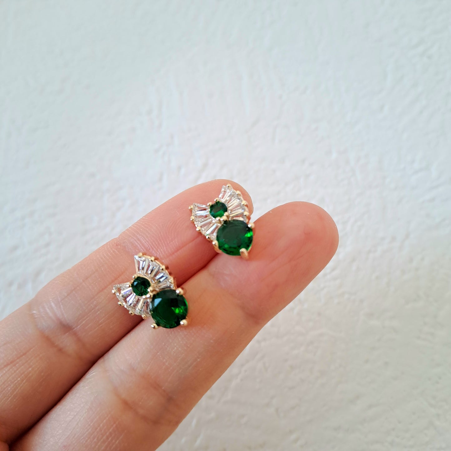 Gold-Plated mini Earring, bow design with green zircons