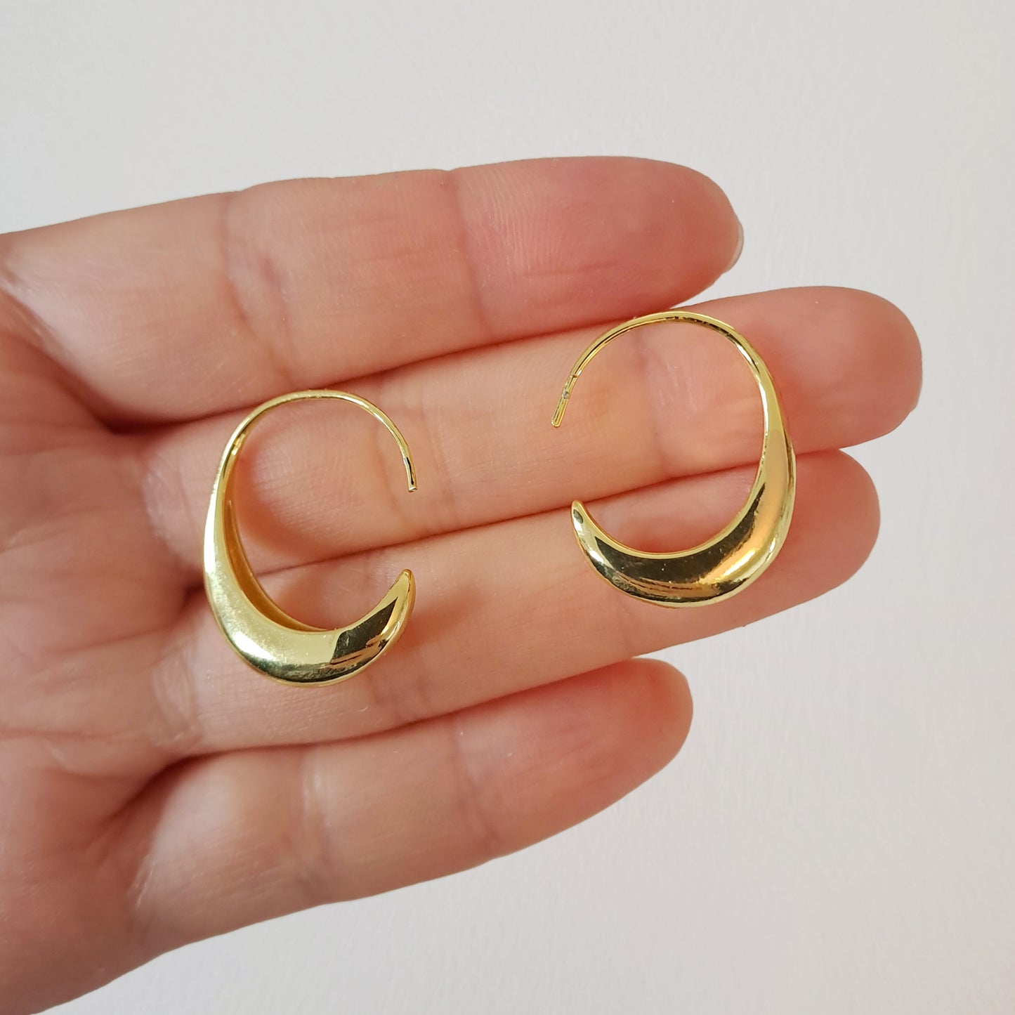 18K Gold-Plated Copper Geometric Teardrop ear hooks · Minimalist & Niche Style