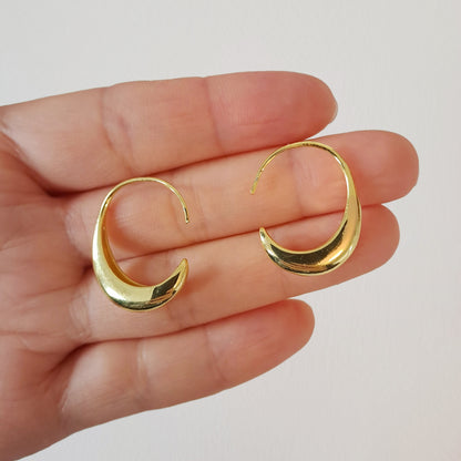 18K Gold-Plated Copper Geometric Teardrop ear hooks · Minimalist & Niche Style