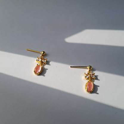 Gold-Plated earring mit pink cat eye stone