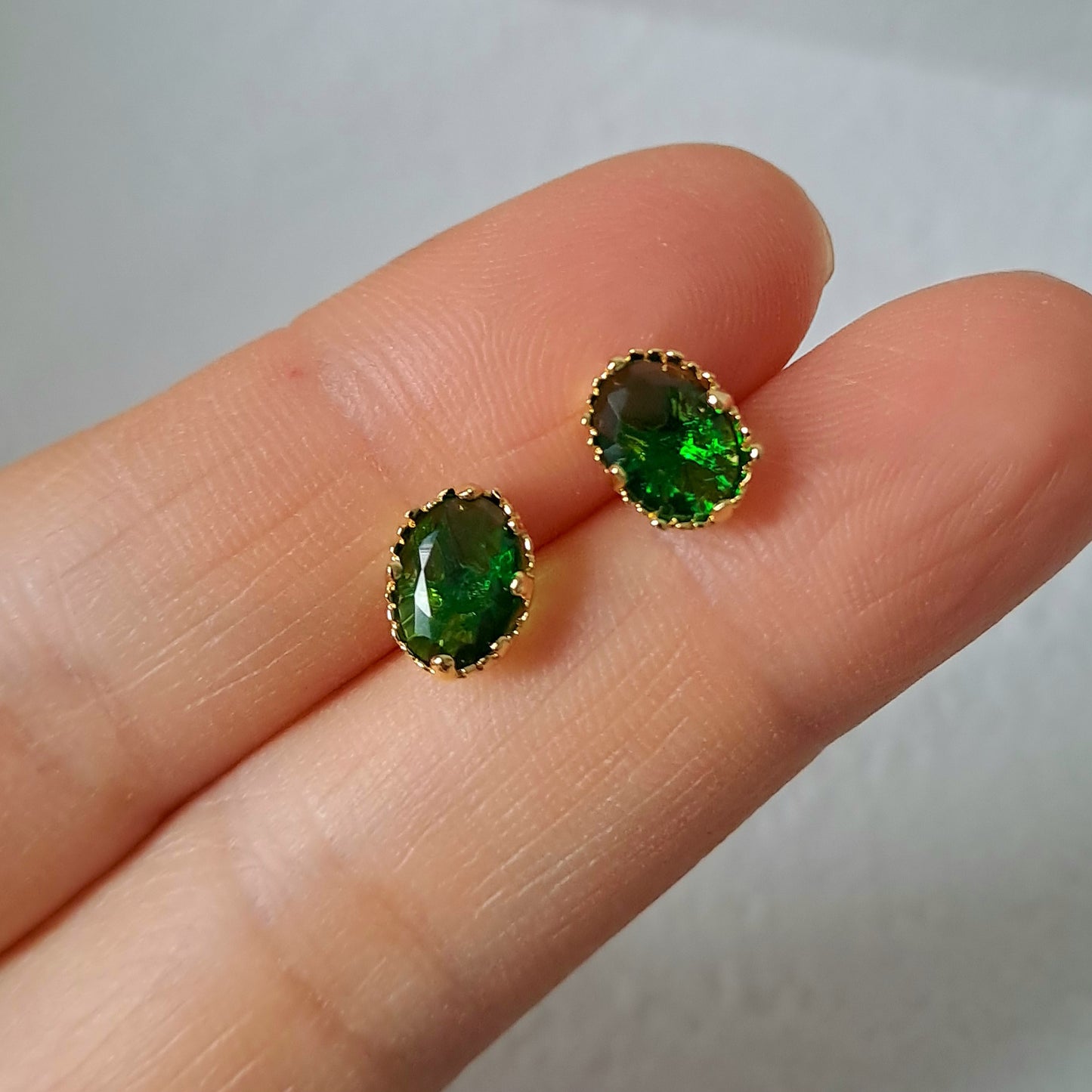 Gold-Plated Earrings with Green zircons