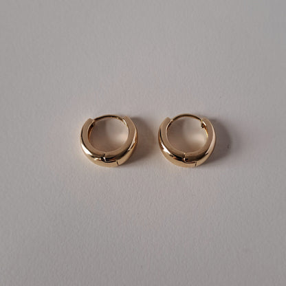 Elegantní zlaté kruhové náušnice – jednoduché, stylové a moderní pro ženy, průměr 16 mm