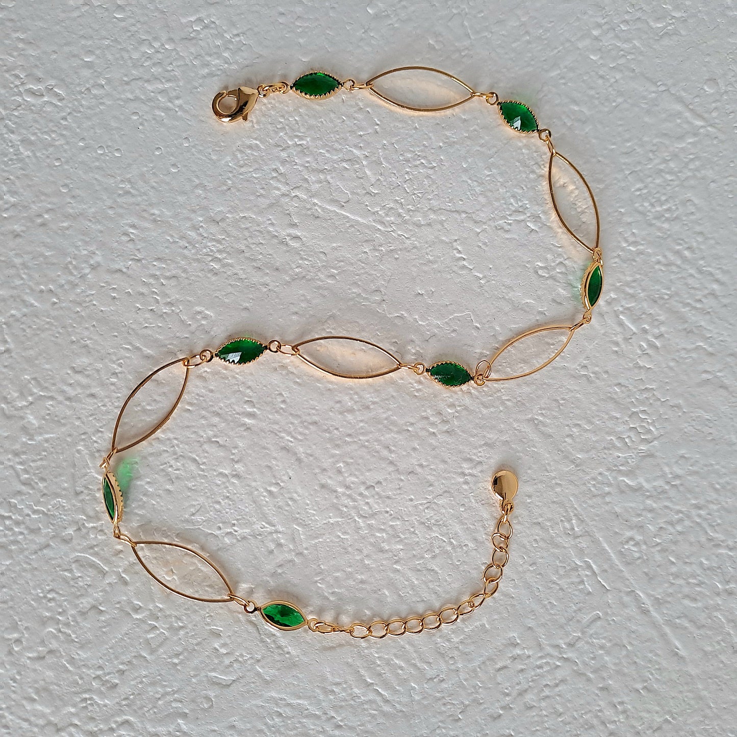 Vintage gold-plated copper anklet with green glass stones