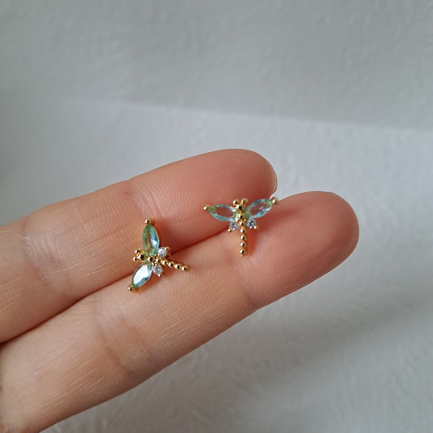 Gold-plated dragonfly mini stud