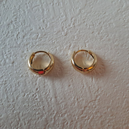Chic Gold Hoop Earrings – Simple, Stylish & Cool for Women, diameter 16mm