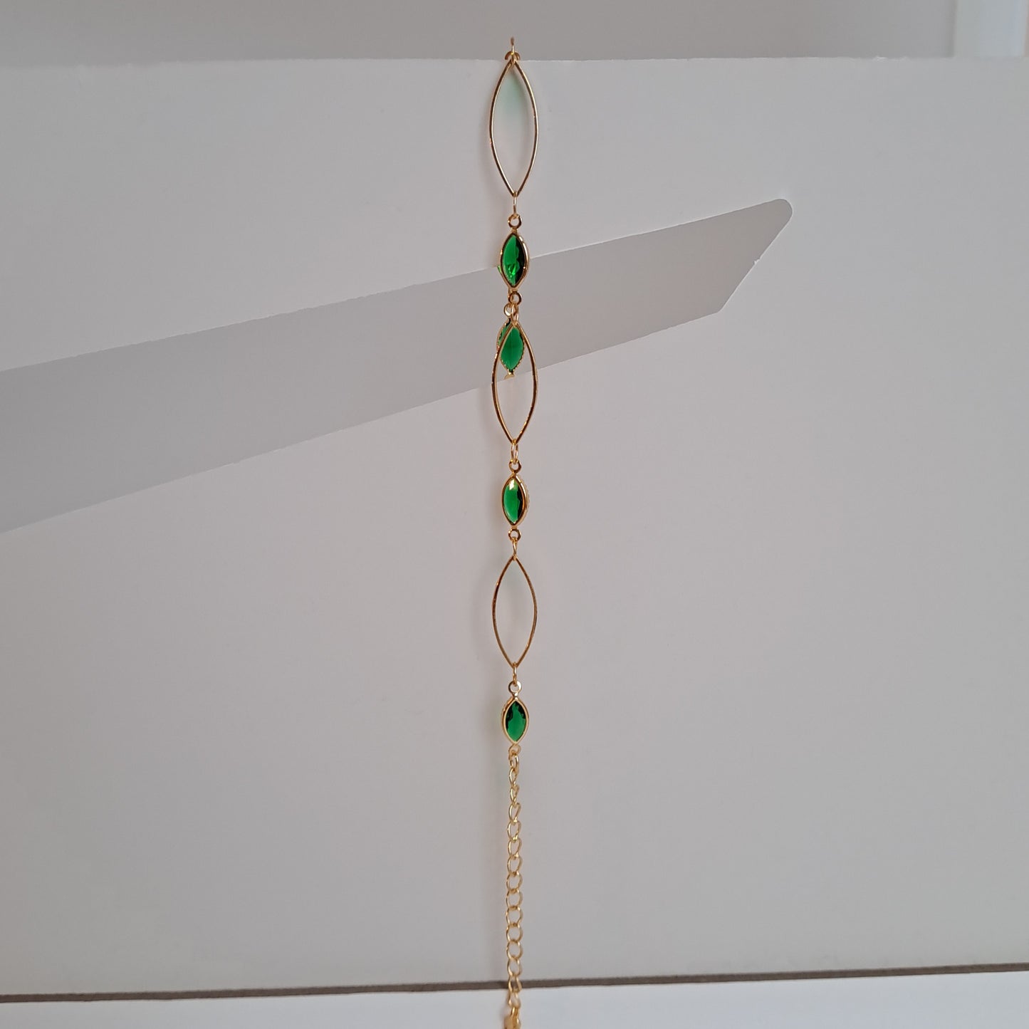 Vintage gold-plated copper anklet with green glass stones