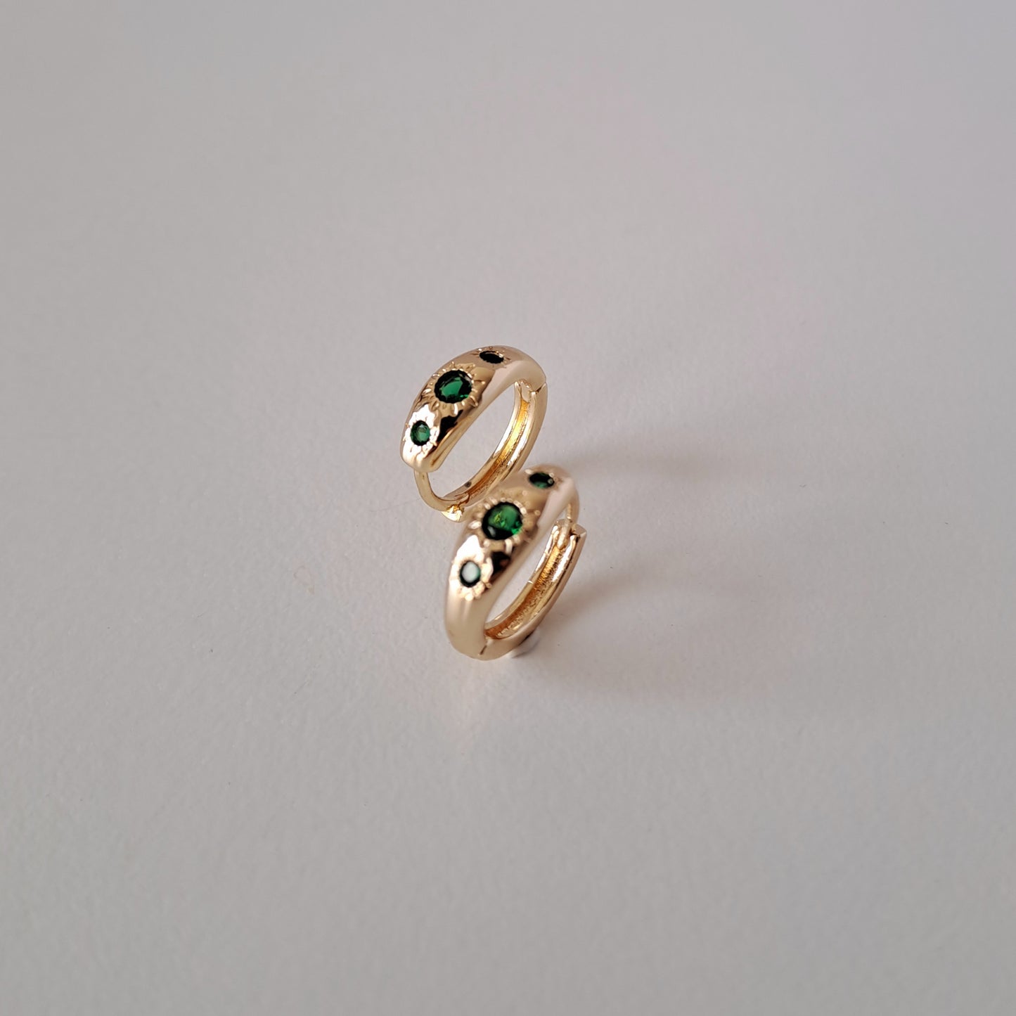 18K gold-plated copper earrings with green zircon stones