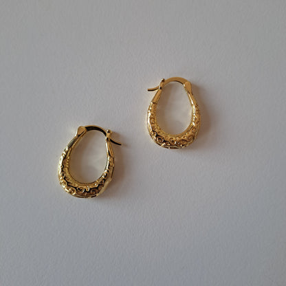 Vintage Gold-Plated Earring